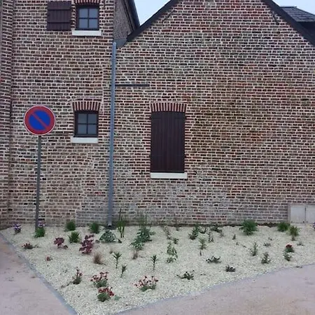 Le Clos De Beauchamp Le Bord De 2 Vélos Sont Disponibles Gratuitement