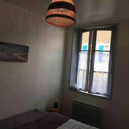 Le Clos De Beauchamp Le Bord De 2 Velos Sont Disponibles Gratuitement