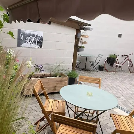 Le Clos De Beauchamp Le Bord De 2 Velos Sont Disponibles Gratuitement